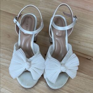 Kelly & Katie White Bow Block Heel Sandals